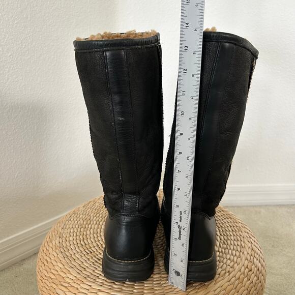 UGG Brooks Tall Black Leather Boots Genuine Sheepskin Lining Women’s Sz 8 Winter - Picture 6 of 16